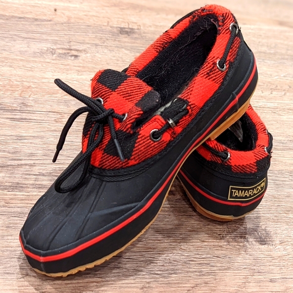 Tamarack Shoes - RED & BLACK PLAID TAMARACK BOOTS